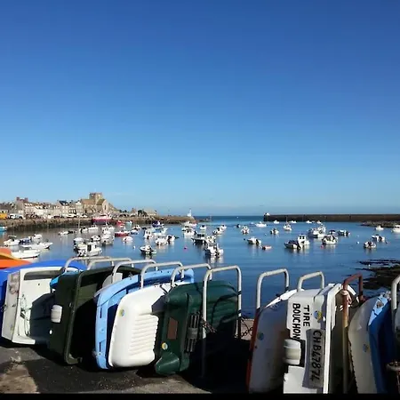 דירה Appartementde Charme En Duplex Face Au Port De *