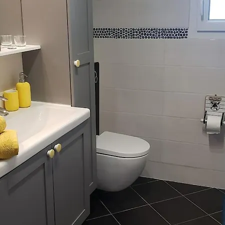 Appartementde Charme En Duplex Face Au Port De Barfleur