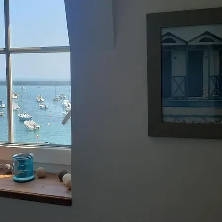 Appartementde Charme En Duplex Face Au Port De * Barfleur