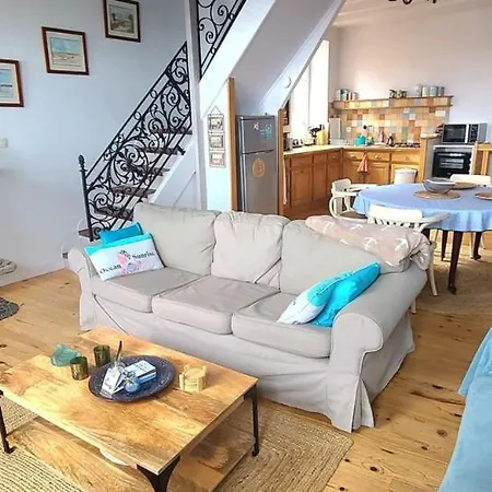 Appartementde Charme En Duplex Face Au Port De *