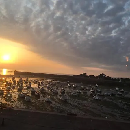 Appartementde Charme En Duplex Face Au Port De * Barfleur