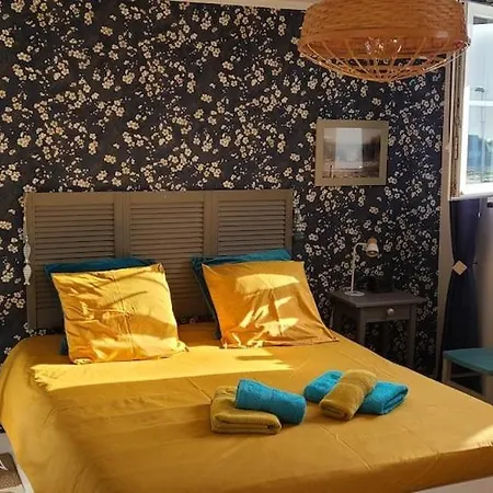 Appartementde Charme En Duplex Face Au Port De * Barfleur