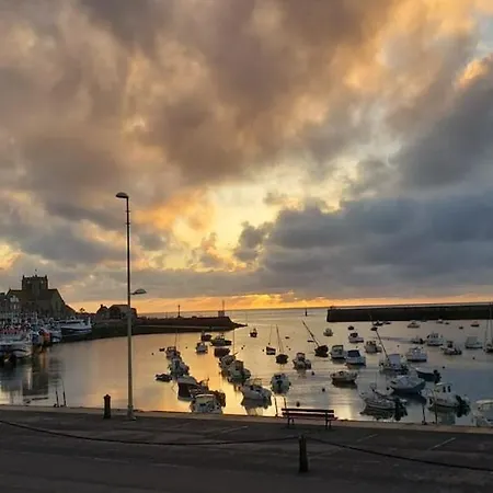 De Charme En Duplex Face Au Port De Lägenhet Barfleur