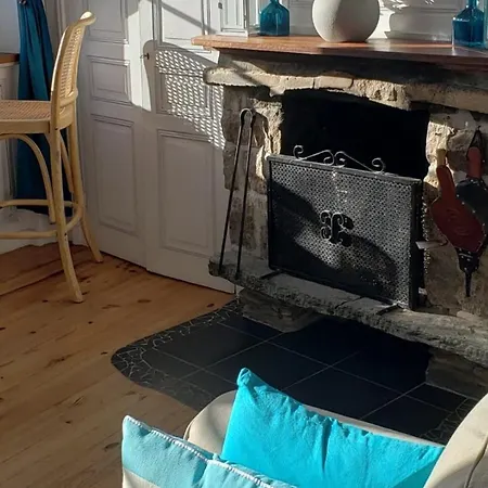 Lägenhet De Charme En Duplex Face Au Port De *