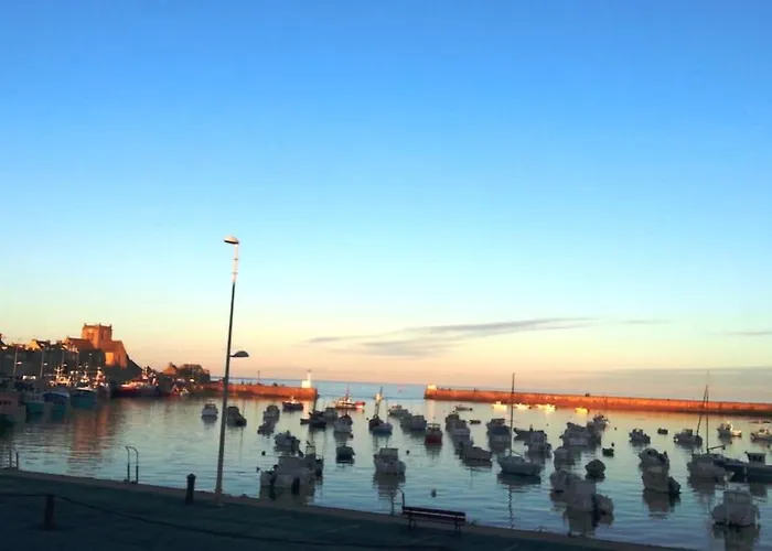 Appartementde Charme En Duplex Face Au Port De 아파트 *