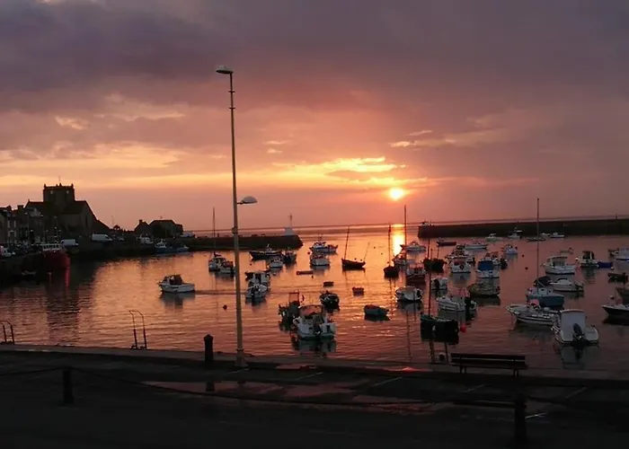 Apartment Appartementde Charme En Duplex Face Au Port De Barfleur