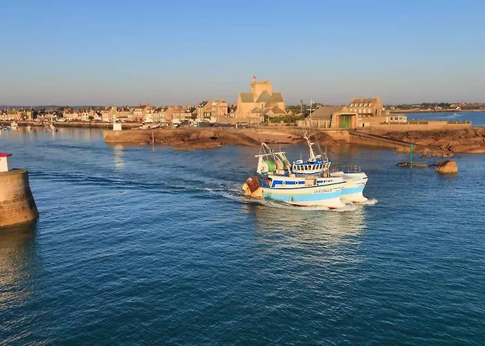 Apartment Appartementde Charme En Duplex Face Au Port De *