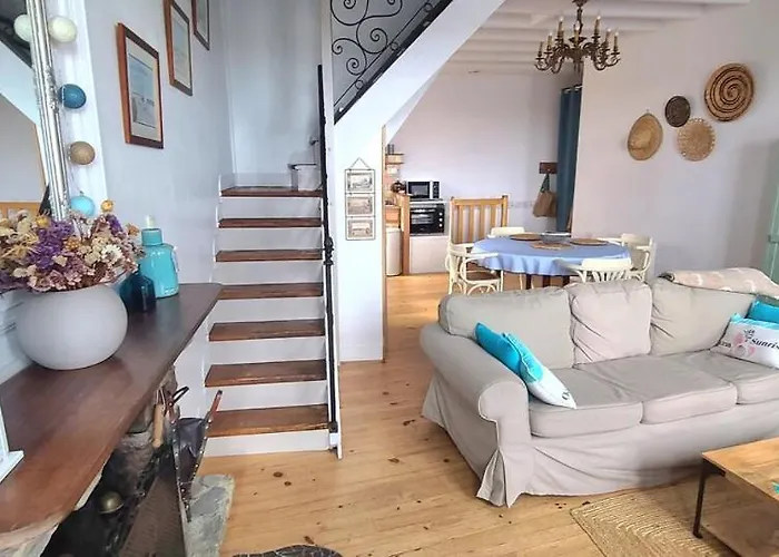 Apartment Appartementde Charme En Duplex Face Au Port De Barfleur