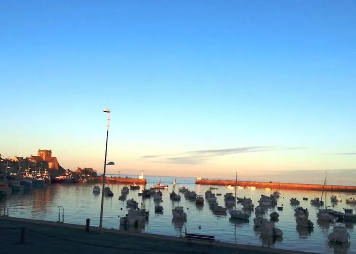 Appartementde Charme En Duplex Face Au Port De *