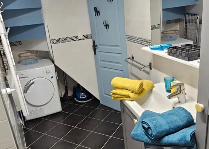 Appartementde Charme En Duplex Face Au Port De Apartment Barfleur